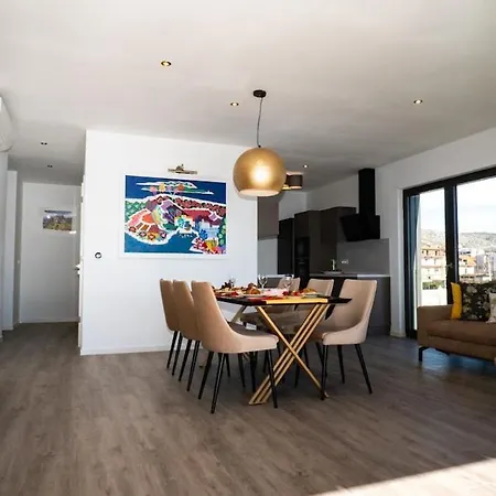 Luxury With Heated Pool *