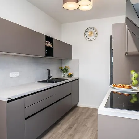 Luxury With Heated Pool Traù