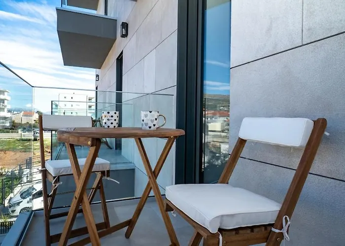 Luxury With Heated Pool شقة