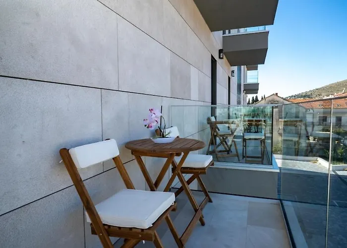 Luxury With Heated Pool