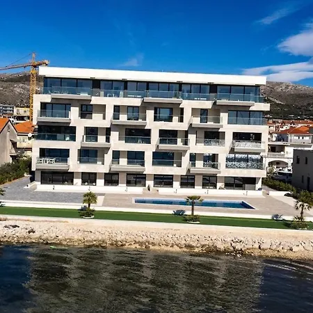Apartment Luxury With Heated Pool Trogir