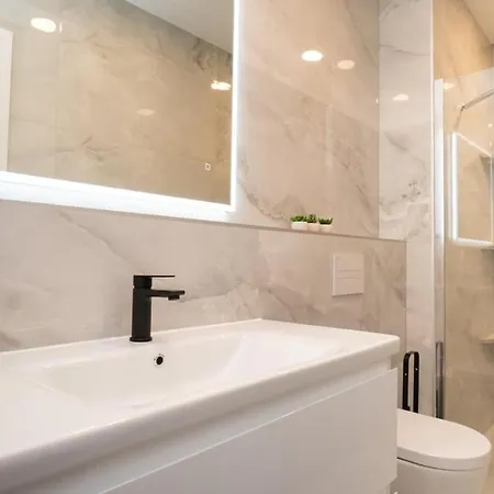 Apartment Luxury With Heated Pool *
