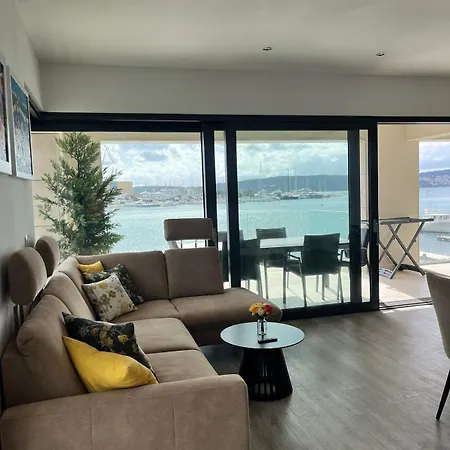 Apartment Luxury With Heated Pool
