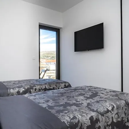 Apartment Luxury With Heated Pool Trogir