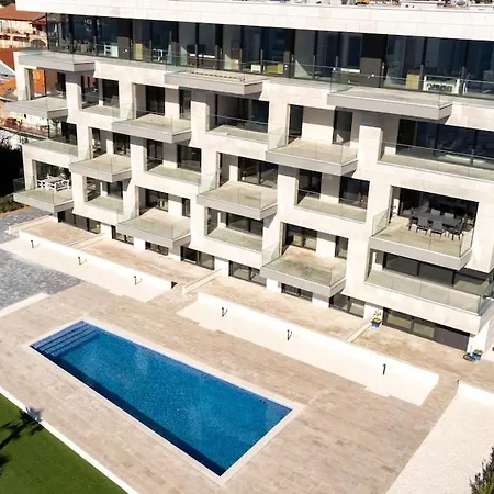 Luxury With Heated Pool Trogir